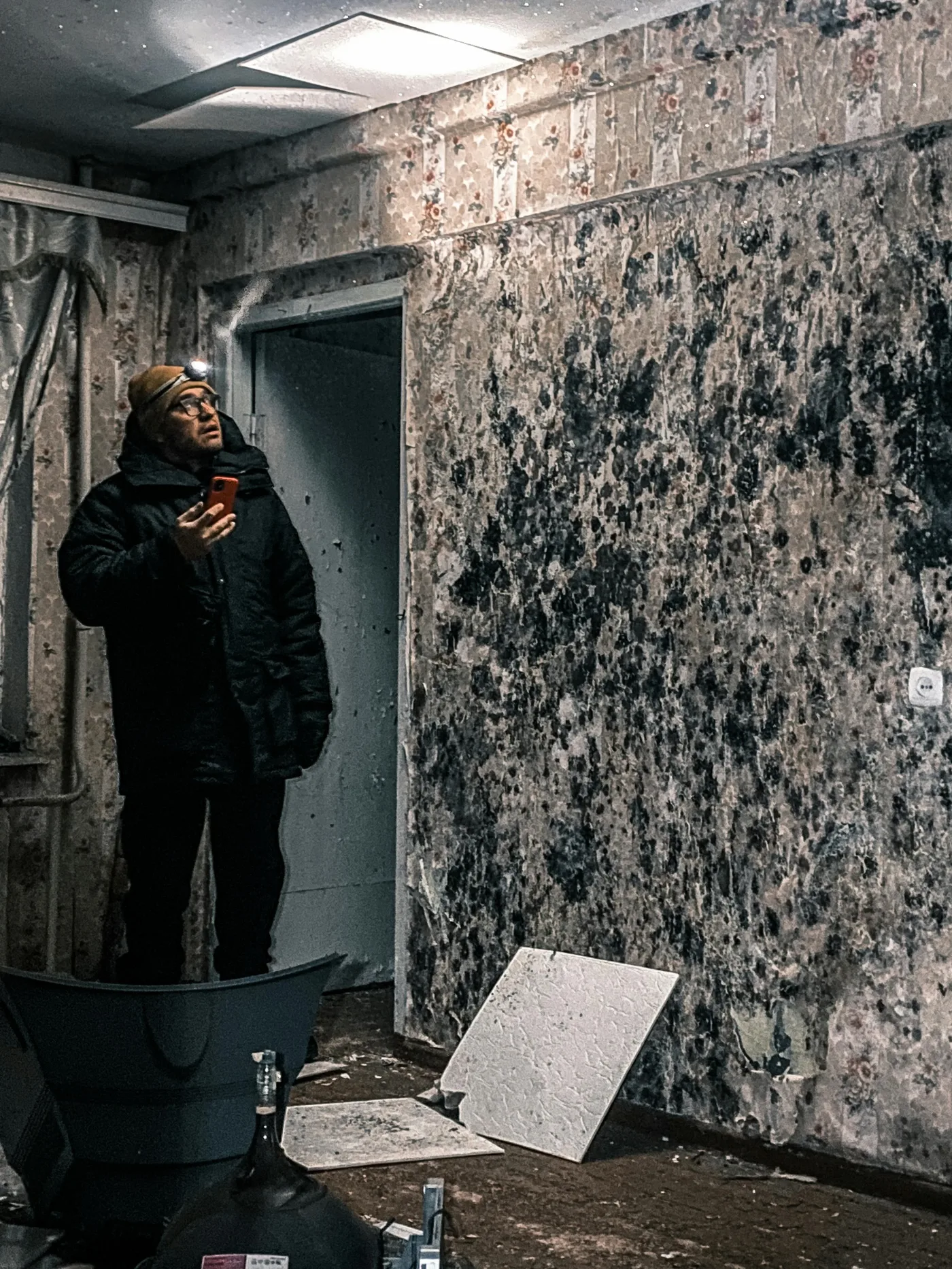 mold remediation Nashville Tennessee — IICRC-certified technician treating mold growth in residential property